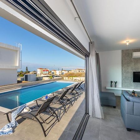 Villa Marlene, Walking Distance To Coral Beach! เปเยีย ภายนอก รูปภาพ